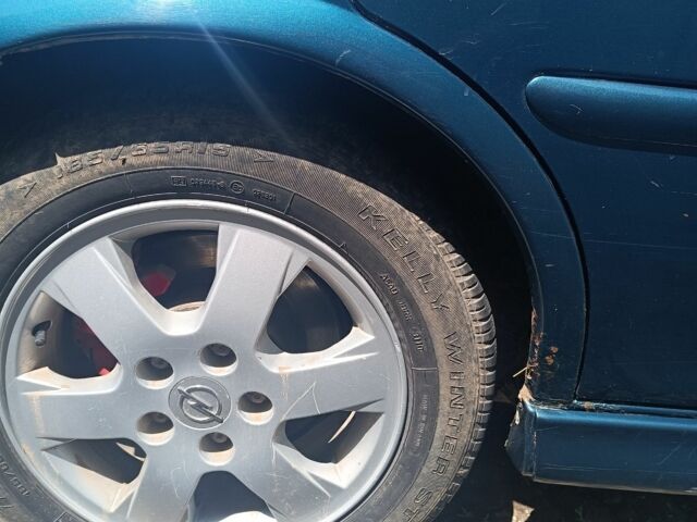 Синий Опель Вектра, объемом двигателя 1.6 л и пробегом 345 тыс. км за 2600 $, фото 3 на Automoto.ua