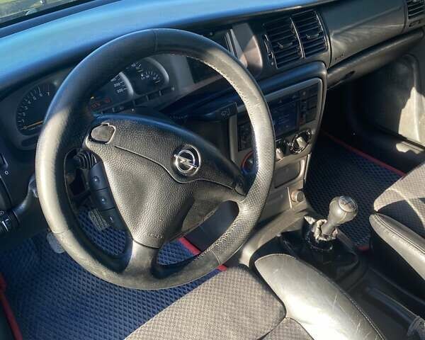 Синій Опель Вектра, об'ємом двигуна 1.8 л та пробігом 317 тис. км за 3200 $, фото 5 на Automoto.ua