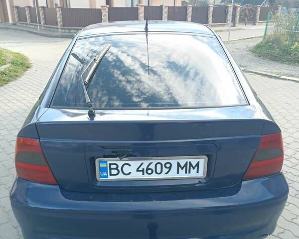 Синій Опель Вектра, об'ємом двигуна 2 л та пробігом 450 тис. км за 1850 $, фото 5 на Automoto.ua