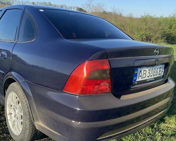 Синій Опель Вектра, об'ємом двигуна 1.8 л та пробігом 317 тис. км за 3200 $, фото 2 на Automoto.ua