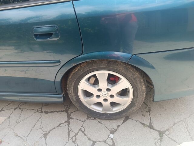 Синий Опель Вектра, объемом двигателя 1.6 л и пробегом 345 тыс. км за 2600 $, фото 1 на Automoto.ua