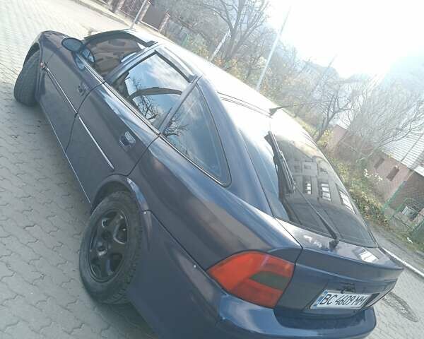 Синій Опель Вектра, об'ємом двигуна 2 л та пробігом 450 тис. км за 1850 $, фото 2 на Automoto.ua