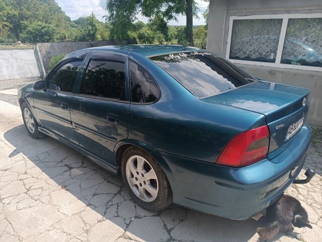 Синий Опель Вектра, объемом двигателя 1.6 л и пробегом 345 тыс. км за 2600 $, фото 5 на Automoto.ua