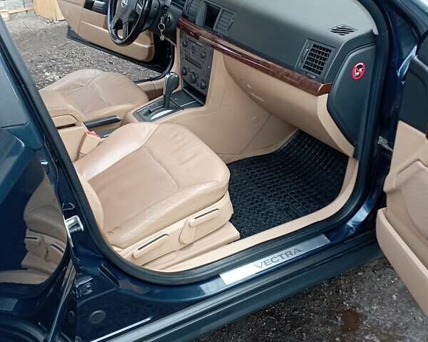 Синий Опель Вектра, объемом двигателя 2.2 л и пробегом 270 тыс. км за 5000 $, фото 6 на Automoto.ua