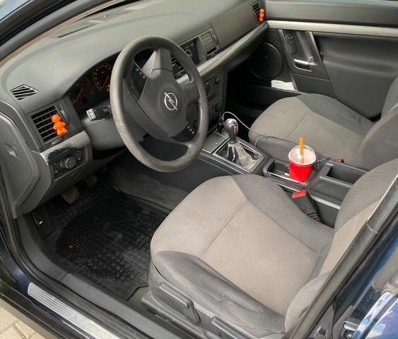 Синий Опель Вектра, объемом двигателя 2.2 л и пробегом 310 тыс. км за 2400 $, фото 9 на Automoto.ua