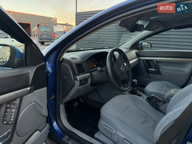 Синий Опель Вектра, объемом двигателя 1.8 л и пробегом 395 тыс. км за 2250 $, фото 7 на Automoto.ua