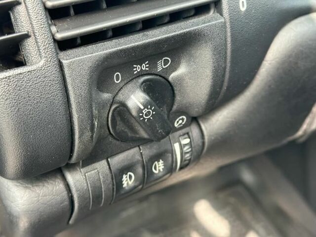 Синій Опель Вектра, об'ємом двигуна 1.6 л та пробігом 318 тис. км за 2900 $, фото 6 на Automoto.ua