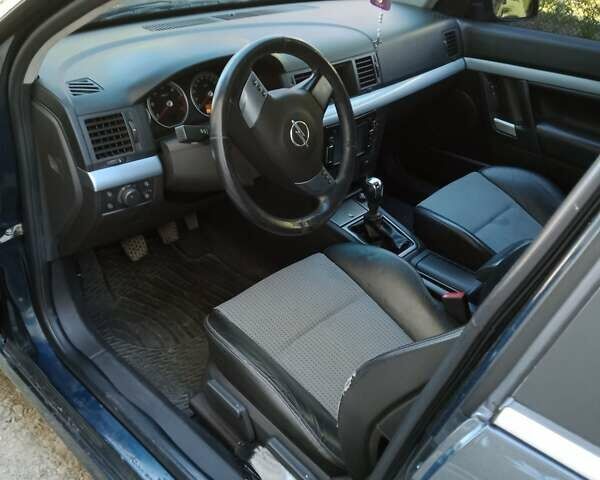 Синий Опель Вектра, объемом двигателя 2.2 л и пробегом 255 тыс. км за 4500 $, фото 4 на Automoto.ua