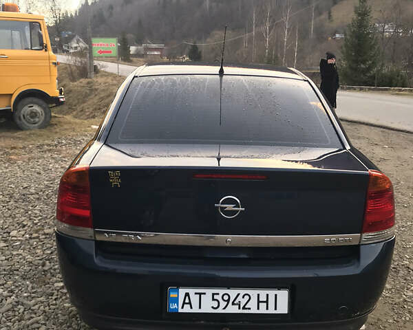 Синий Опель Вектра, объемом двигателя 2 л и пробегом 200 тыс. км за 3500 $, фото 2 на Automoto.ua