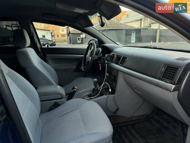 Синий Опель Вектра, объемом двигателя 1.8 л и пробегом 395 тыс. км за 2250 $, фото 5 на Automoto.ua