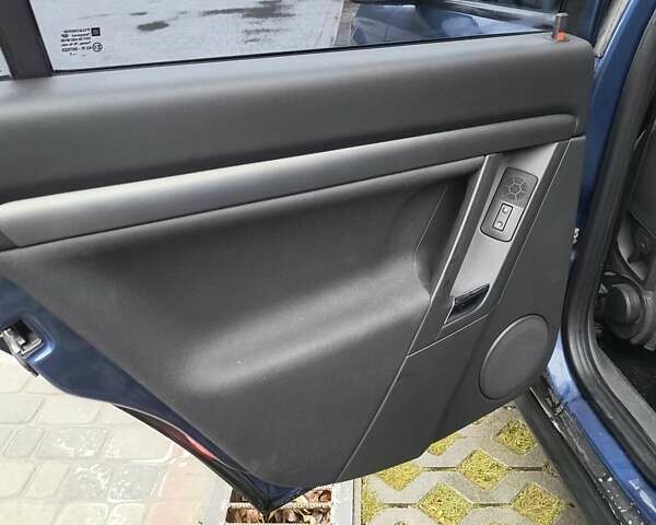 Синий Опель Вектра, объемом двигателя 1.8 л и пробегом 192 тыс. км за 3800 $, фото 10 на Automoto.ua