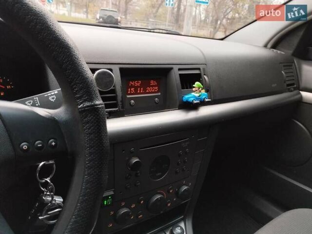 Синий Опель Вектра, объемом двигателя 1.8 л и пробегом 277 тыс. км за 4100 $, фото 9 на Automoto.ua