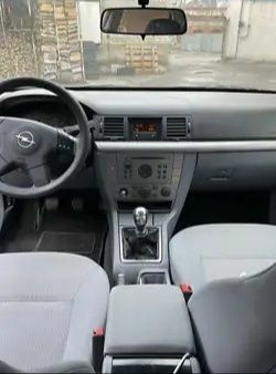 Синий Опель Вектра, объемом двигателя 1.8 л и пробегом 245 тыс. км за 1859 $, фото 7 на Automoto.ua