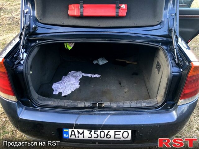 Синій Опель Вектра, об'ємом двигуна 2.2 л та пробігом 335 тис. км за 3600 $, фото 9 на Automoto.ua