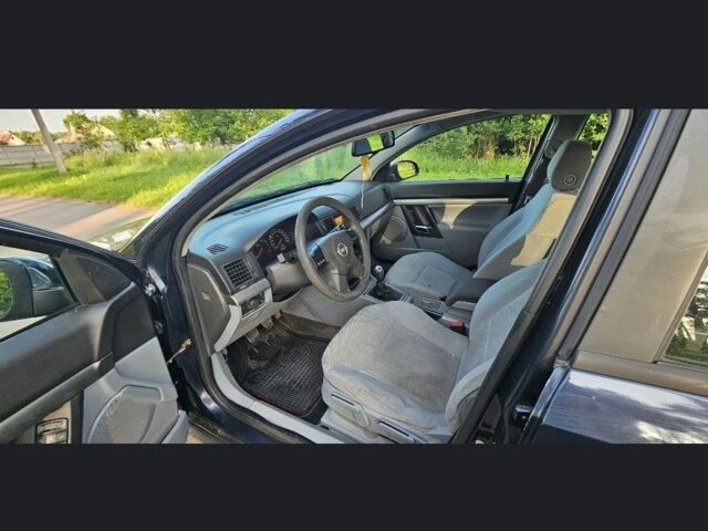 Синій Опель Вектра, об'ємом двигуна 2 л та пробігом 304 тис. км за 2200 $, фото 2 на Automoto.ua