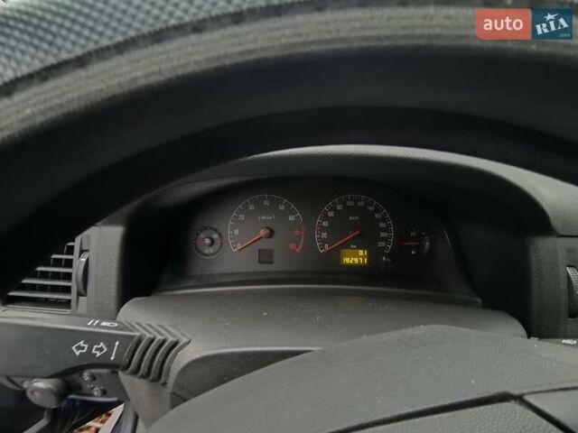 Синий Опель Вектра, объемом двигателя 1.8 л и пробегом 192 тыс. км за 3800 $, фото 15 на Automoto.ua