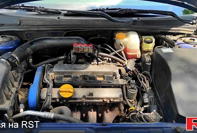 Синий Опель Вектра, объемом двигателя 1.8 л и пробегом 230 тыс. км за 4700 $, фото 5 на Automoto.ua