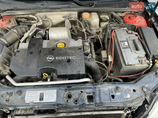 Синій Опель Вектра, об'ємом двигуна 2 л та пробігом 350 тис. км за 2850 $, фото 12 на Automoto.ua