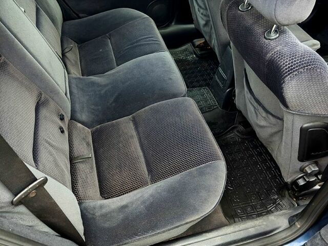 Синий Опель Вектра, объемом двигателя 1.6 л и пробегом 320 тыс. км за 3300 $, фото 11 на Automoto.ua