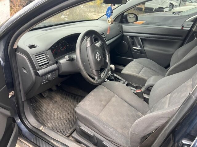 Синий Опель Вектра, объемом двигателя 1.6 л и пробегом 264 тыс. км за 2500 $, фото 4 на Automoto.ua