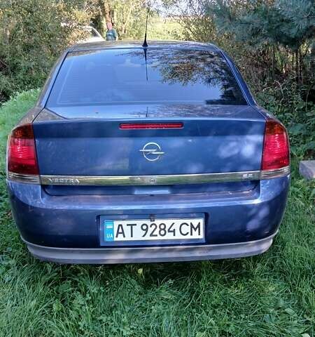 Синий Опель Вектра, объемом двигателя 2.2 л и пробегом 225 тыс. км за 3600 $, фото 1 на Automoto.ua