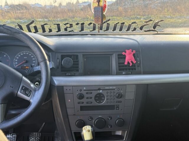 Синий Опель Вектра, объемом двигателя 2 л и пробегом 392 тыс. км за 2699 $, фото 13 на Automoto.ua