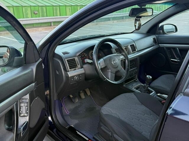 Синій Опель Вектра, об'ємом двигуна 1.8 л та пробігом 367 тис. км за 3300 $, фото 22 на Automoto.ua