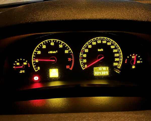 Синій Опель Вектра, об'ємом двигуна 1.8 л та пробігом 304 тис. км за 4700 $, фото 9 на Automoto.ua