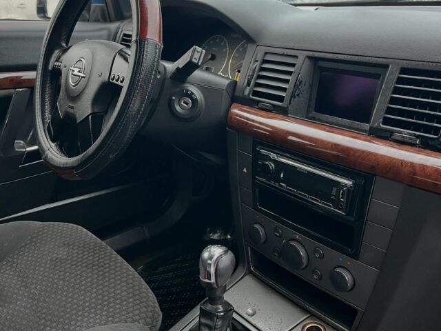 Синий Опель Вектра, объемом двигателя 0 л и пробегом 302 тыс. км за 3500 $, фото 6 на Automoto.ua