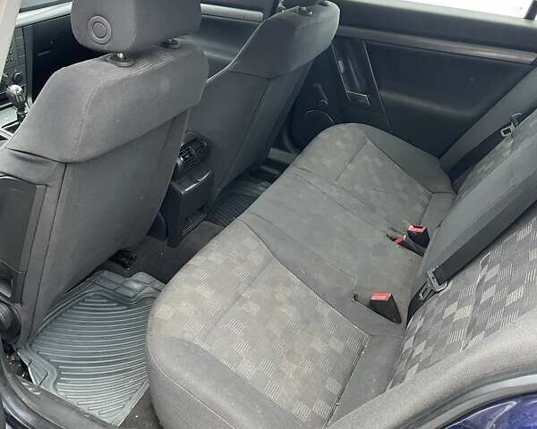 Синий Опель Вектра, объемом двигателя 2 л и пробегом 379 тыс. км за 3850 $, фото 9 на Automoto.ua