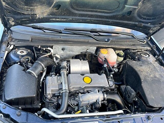 Опель Вектра 2003 в Николаеве на Automoto.ua Синий Опель Вектра, объемом двигателя 2.2 л и пробегом 412 тыс. км за 2750 $, фото 5 на Automoto.ua