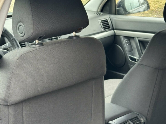 Синій Опель Вектра, об'ємом двигуна 1.8 л та пробігом 208 тис. км за 3200 $, фото 8 на Automoto.ua