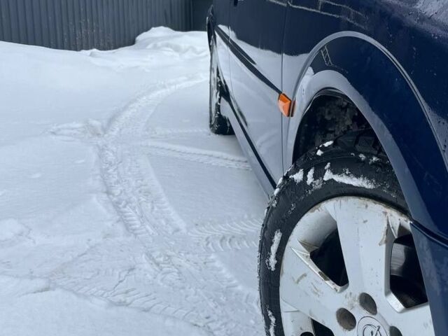 Синій Опель Вектра, об'ємом двигуна 1.8 л та пробігом 330 тис. км за 3000 $, фото 5 на Automoto.ua