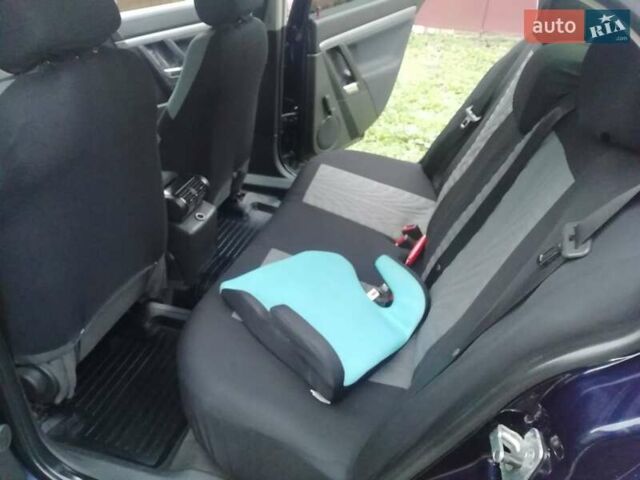 Синий Опель Вектра, объемом двигателя 2 л и пробегом 200 тыс. км за 3000 $, фото 4 на Automoto.ua