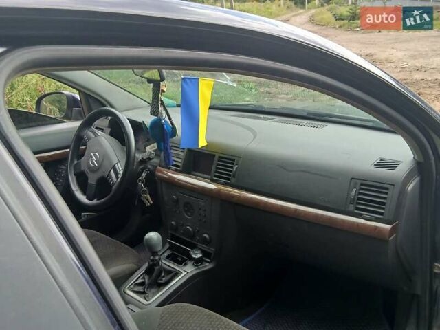 Синий Опель Вектра, объемом двигателя 2.2 л и пробегом 300 тыс. км за 3000 $, фото 5 на Automoto.ua