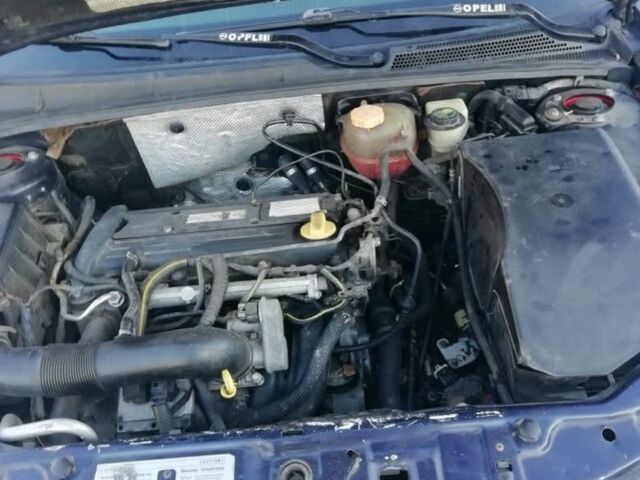 Синий Опель Вектра, объемом двигателя 2.2 л и пробегом 300 тыс. км за 3300 $, фото 9 на Automoto.ua