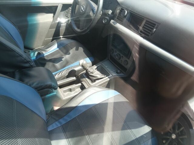 Синій Опель Вектра, об'ємом двигуна 2 л та пробігом 430 тис. км за 3550 $, фото 4 на Automoto.ua