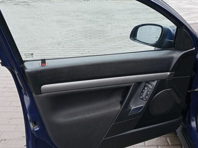 Синій Опель Вектра, об'ємом двигуна 1.8 л та пробігом 290 тис. км за 3350 $, фото 21 на Automoto.ua