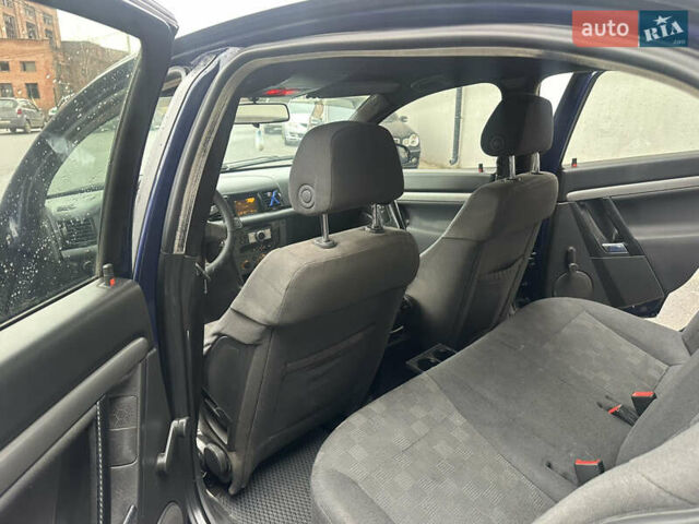 Синій Опель Вектра, об'ємом двигуна 2 л та пробігом 344 тис. км за 3200 $, фото 7 на Automoto.ua