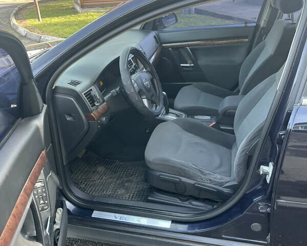 Синий Опель Вектра, объемом двигателя 2.2 л и пробегом 260 тыс. км за 4000 $, фото 6 на Automoto.ua