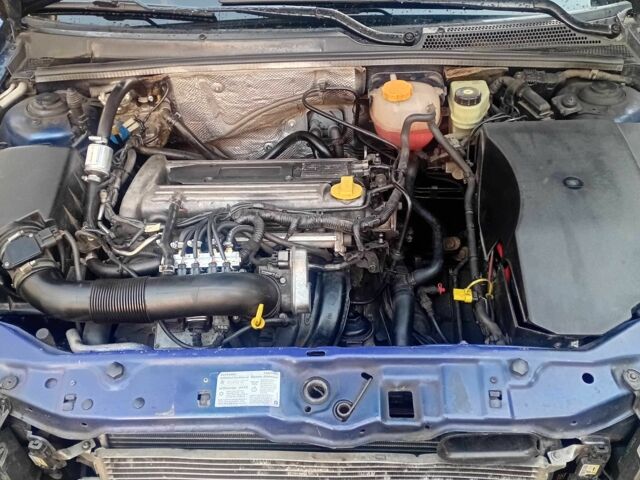 Синій Опель Вектра, об'ємом двигуна 2.2 л та пробігом 301 тис. км за 4300 $, фото 7 на Automoto.ua