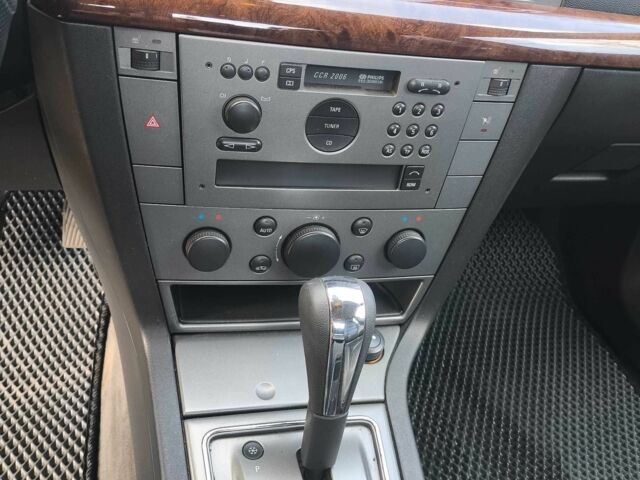 Синий Опель Вектра, объемом двигателя 2.2 л и пробегом 257 тыс. км за 5800 $, фото 9 на Automoto.ua