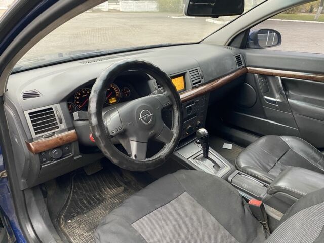 Синий Опель Вектра, объемом двигателя 2.2 л и пробегом 300 тыс. км за 3250 $, фото 4 на Automoto.ua