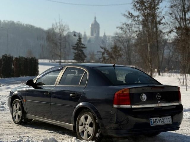 Синий Опель Вектра, объемом двигателя 1.8 л и пробегом 302 тыс. км за 3500 $, фото 3 на Automoto.ua