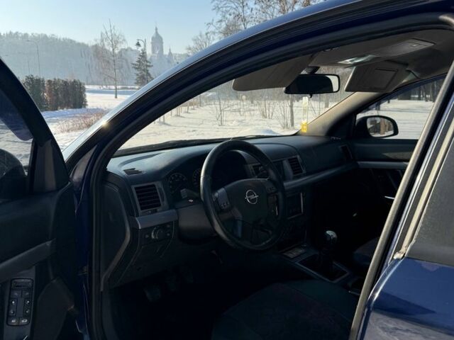 Синий Опель Вектра, объемом двигателя 1.8 л и пробегом 302 тыс. км за 3500 $, фото 5 на Automoto.ua