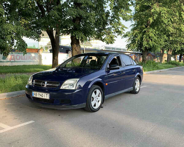 Синий Опель Вектра, объемом двигателя 1.8 л и пробегом 298 тыс. км за 3799 $, фото 3 на Automoto.ua