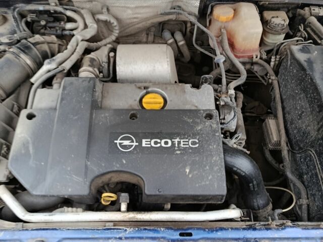 Синий Опель Вектра, объемом двигателя 2 л и пробегом 405 тыс. км за 2800 $, фото 6 на Automoto.ua