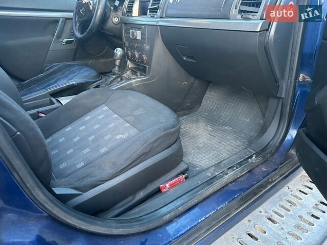 Синій Опель Вектра, об'ємом двигуна 2.2 л та пробігом 220 тис. км за 1150 $, фото 17 на Automoto.ua