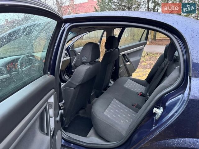 Синий Опель Вектра, объемом двигателя 1.8 л и пробегом 197 тыс. км за 5400 $, фото 34 на Automoto.ua