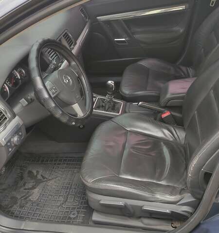 Синий Опель Вектра, объемом двигателя 2.2 л и пробегом 115 тыс. км за 5500 $, фото 6 на Automoto.ua